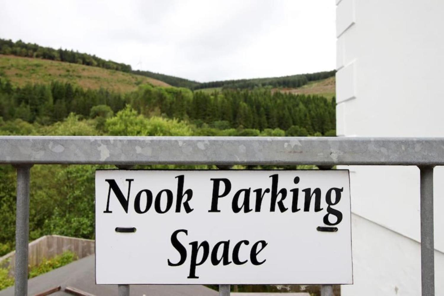 The Nook In The Afan Forest Bike Park By Staystaycations 塔尔伯特港 外观 照片